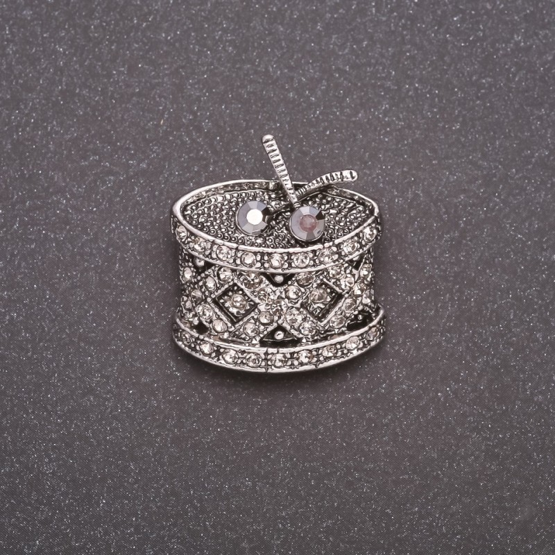 بروش طبلة بأحجار الراين معدن رمادي 24x26mm